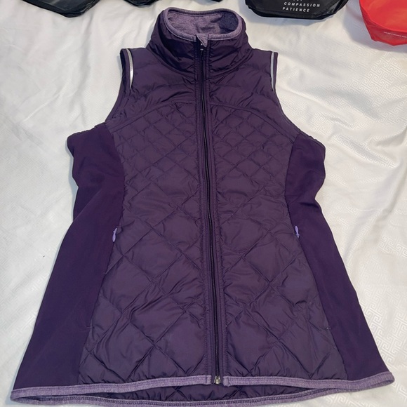 Lululemon Fluff Off Vest. Deep Zinfandel. Size 12. - Picture 2 of 12